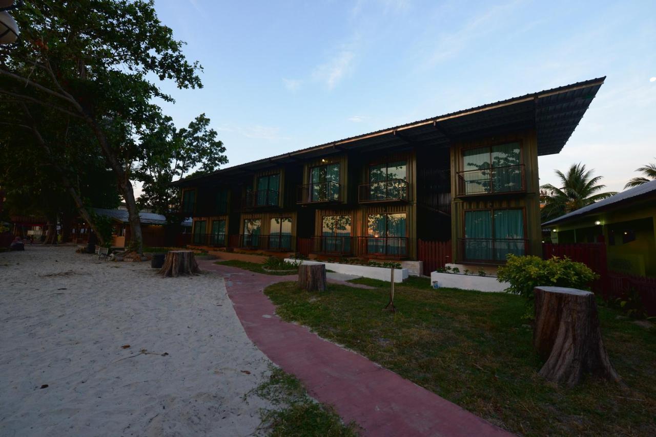 Delta Chenang Resort Pantai Cenang  Exterior photo
