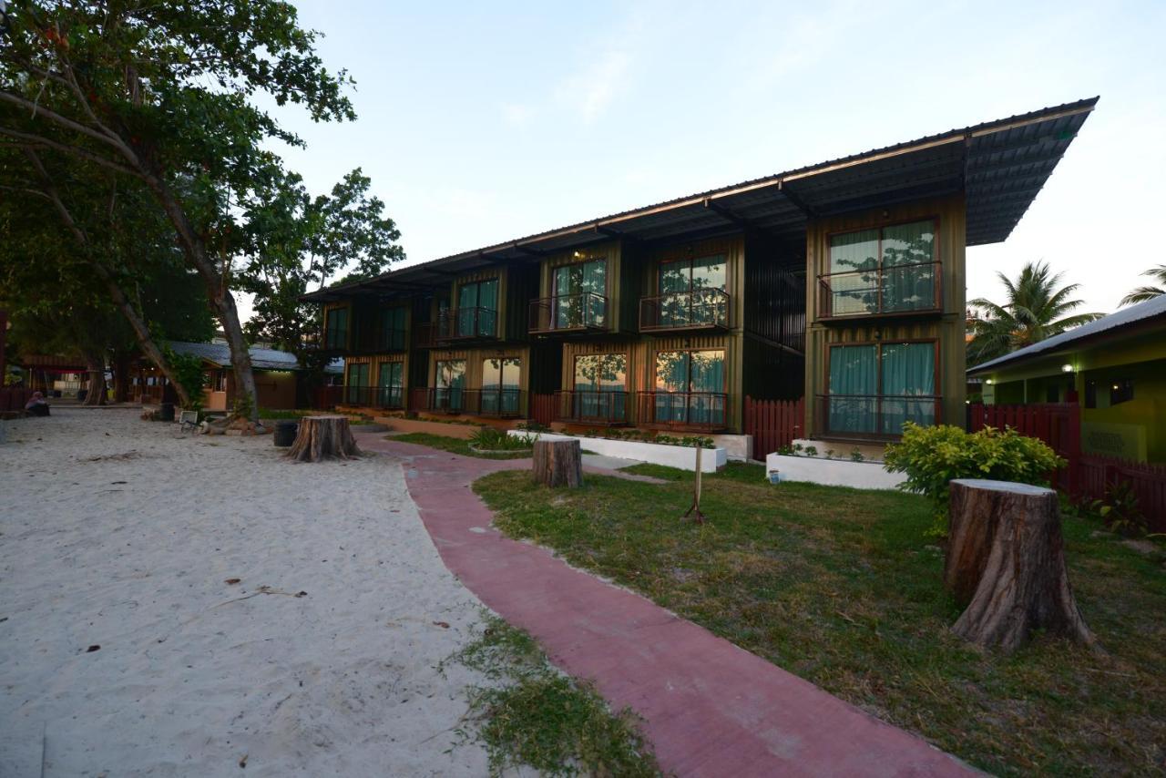 Delta Chenang Resort Pantai Cenang  Exterior photo